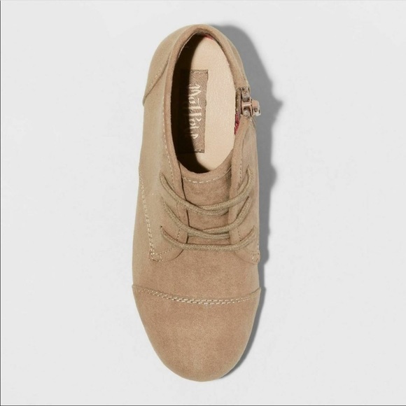 Mad Love Shelby Wedge Lace Up Boots Tan - Picture 2 of 10